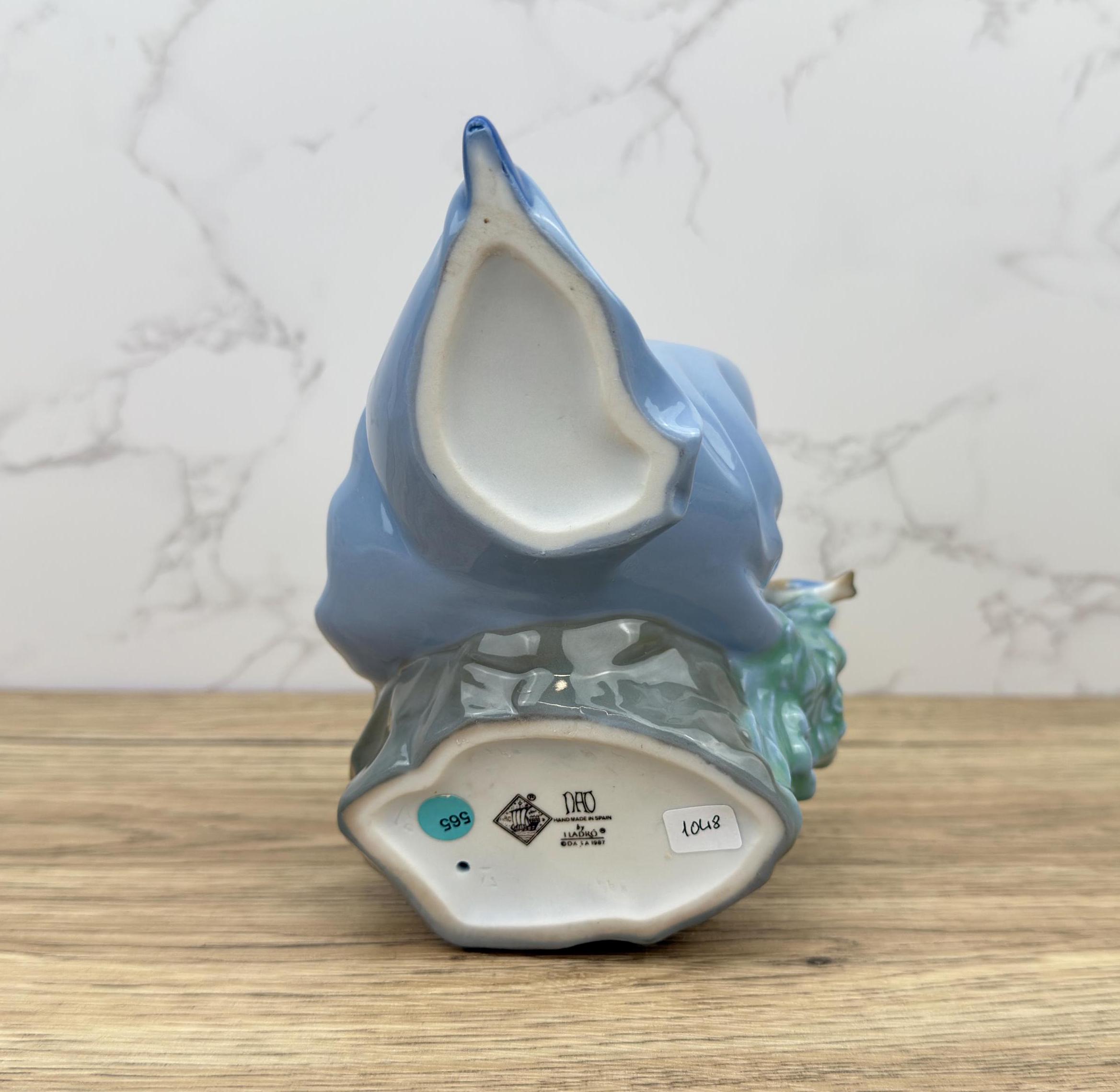 Vintage Nao by Lladro Daisa 1987 - Girl Listening to the Bird's