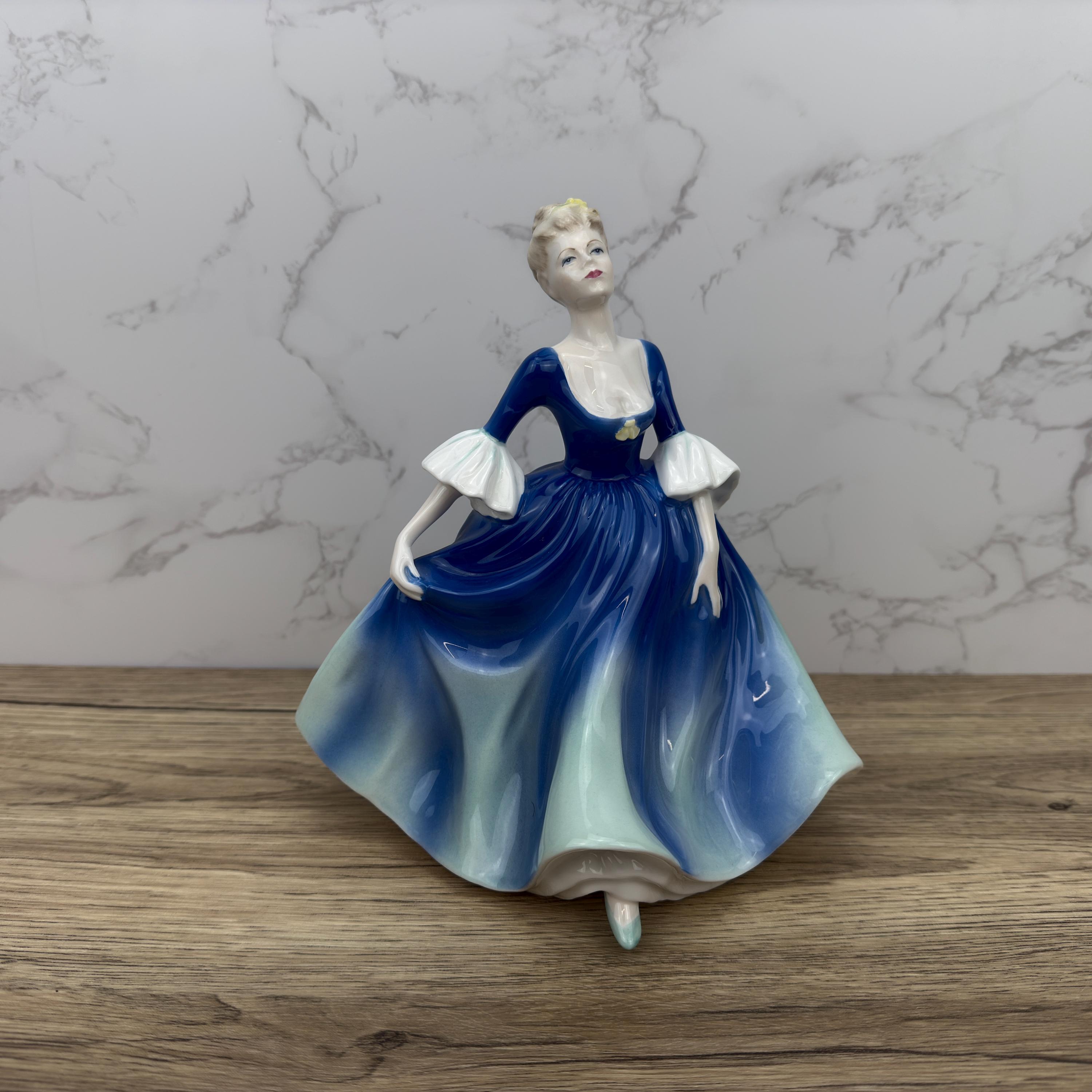 Coalport Bone China Figurine, Ladies of Fashion 