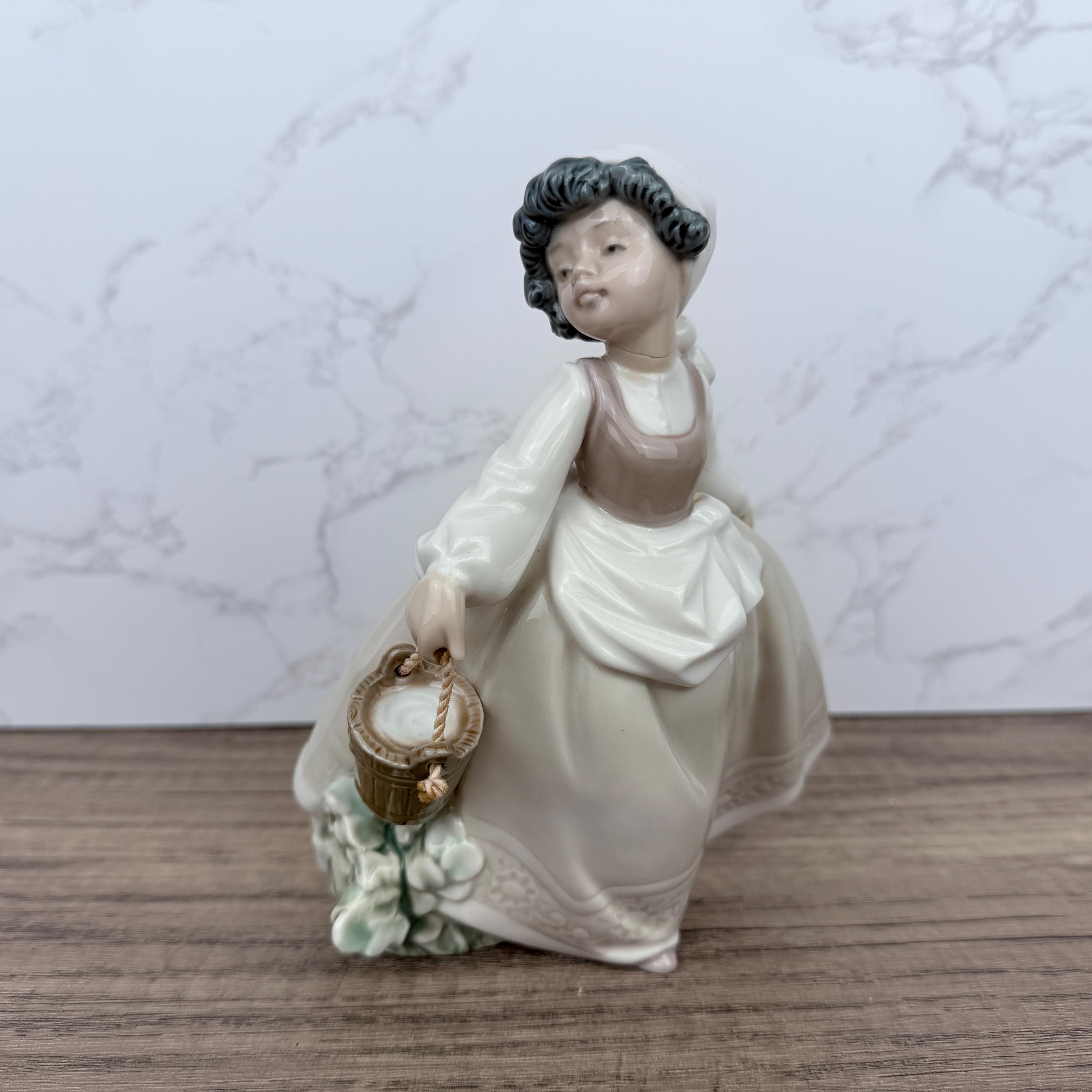 Beautiful Hand Made in Spain Nao by Lladro Farm Girl Carrying