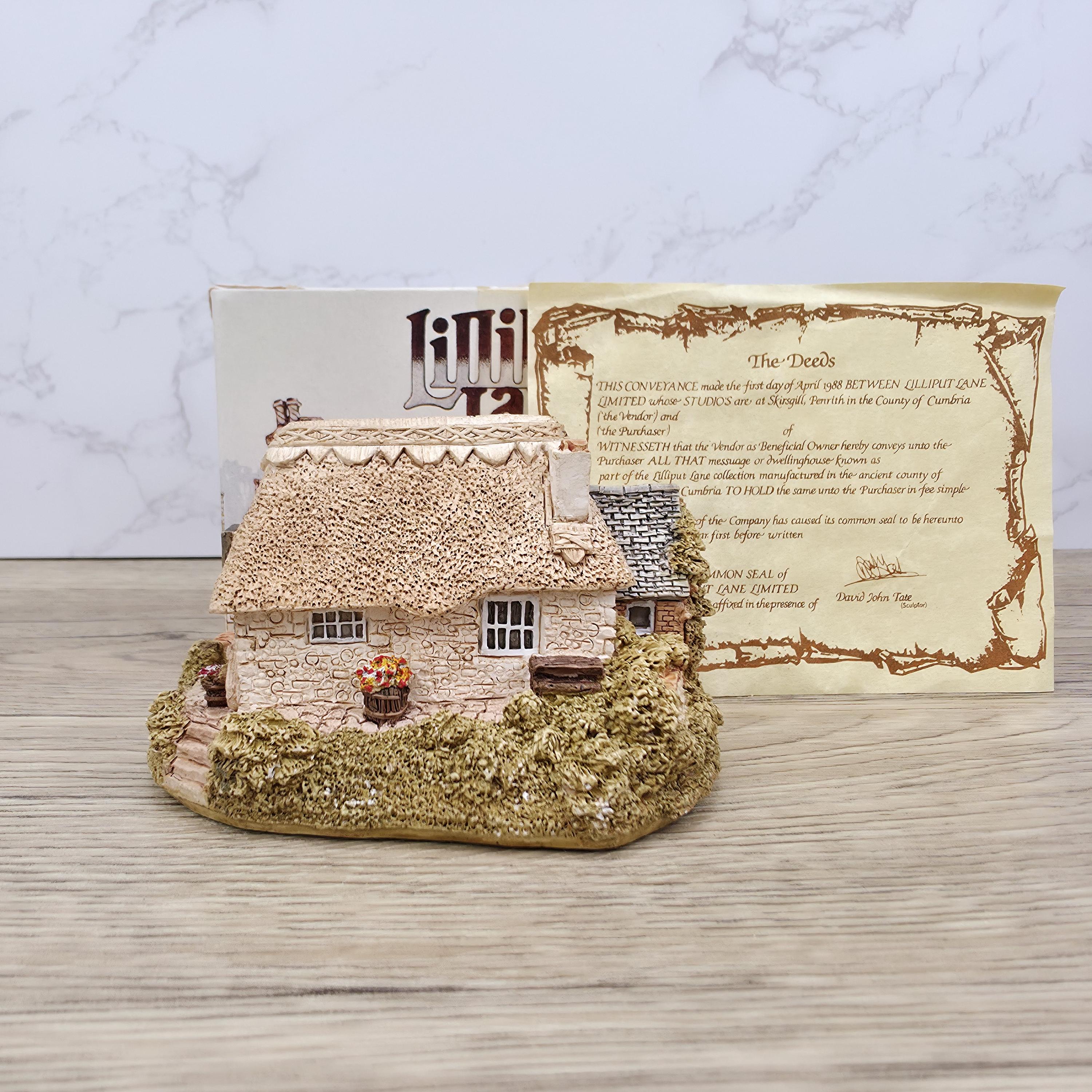 Lilliput Lane Miniature Cottage, Quaint English Village Inn