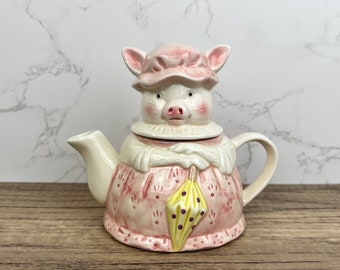 Mrs Pig, Novelty Teapot / Trinket, Ceramic Trinket Pot - Vintage Porcelain Teapot, Kitchen Decoration 14.5cm Long