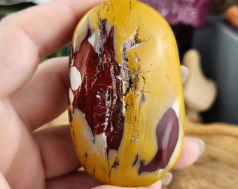 Mookaite Crystal Palm Stone / Mookaite