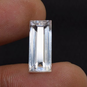 Lab Created 9.10 Ct White Sapphire Straight Baguette Shape AAA Quality Loose Gemstone for Ring & Making jewelry  Synthetic corundum 17x7x5mm