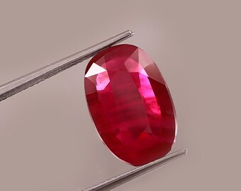 Rode robijn, ovaal geslepen, 11 kt 15 x 9 x 7 mm in het lab gekweekte robijnrode edelsteen