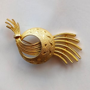 Gold plated vintage brooch