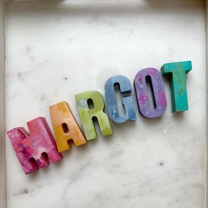 Crayones con nombre personalizado: regalos de cumpleaños hechos a mano, crayones personalizados