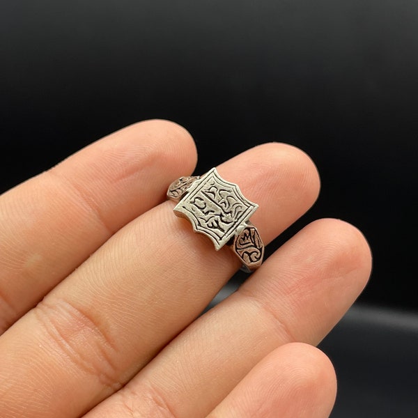 Splendido anello Afghani Kuchi vintage fatto a mano con scritta islamica incisa su anello in argento massiccio