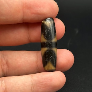 Old Ancient Tibetan Himalayan Chong Dzi Spiritual Amulet Agate Bead, Old Beads