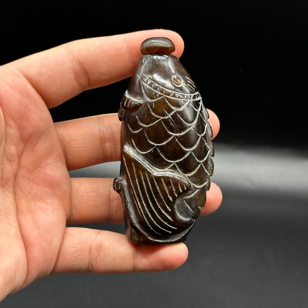 Gorgeous Antique Chinese Perfume Bottle Carved Fish On Jade Ancient China, Art Deco Collection