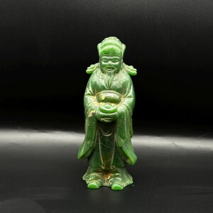 Estatua del dios Mammon de Yuanbao de la riqueza monetaria tallada en jade verde natural de China antigua muy hermosa