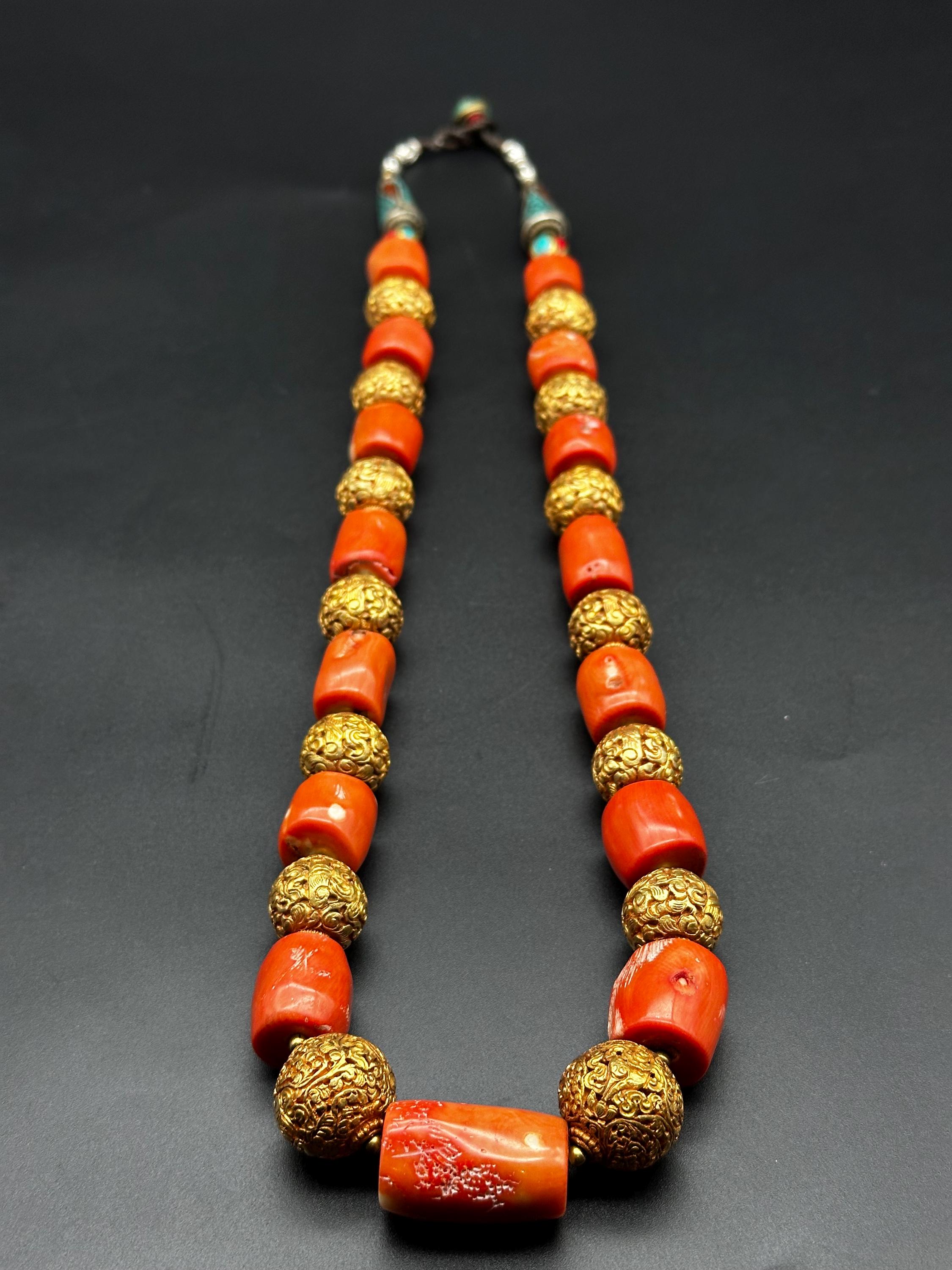 素晴らしい天然珊瑚ビーズネックレス、手作り銅ビーズ、龍の彫刻