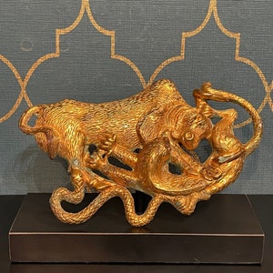 Old Ancient Mongolian belt buckle Ordos type These buckles show pairs of animals in combat.