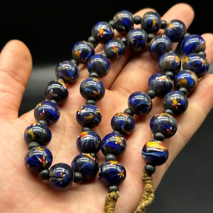 Collar de cuentas de vidrio de comercio africano antiguo muy magnífico