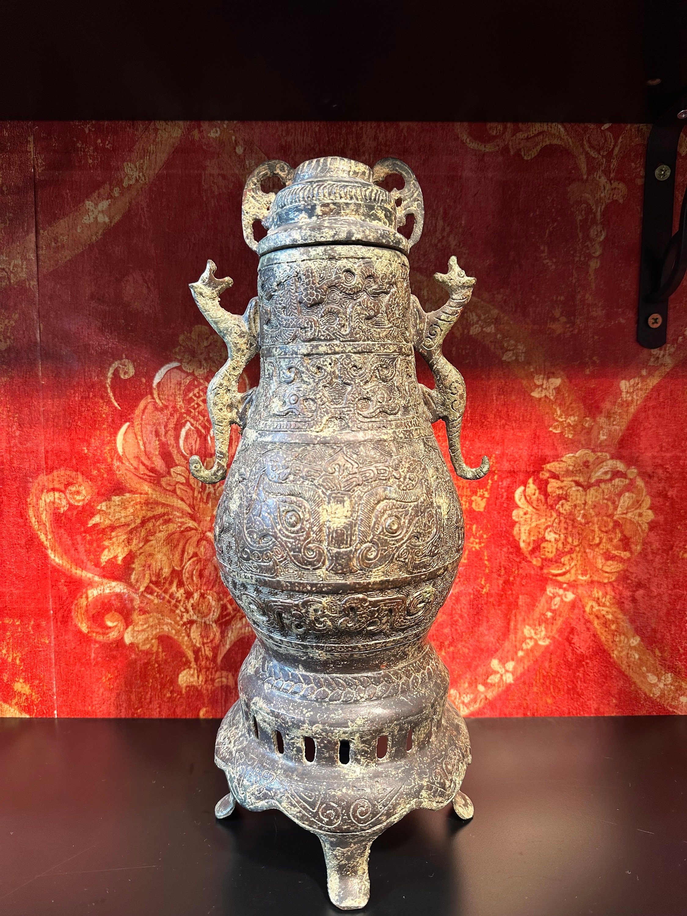 側面に2匹の龍が描かれた古代中国の青銅装飾、アート装飾、 - Etsy 日本