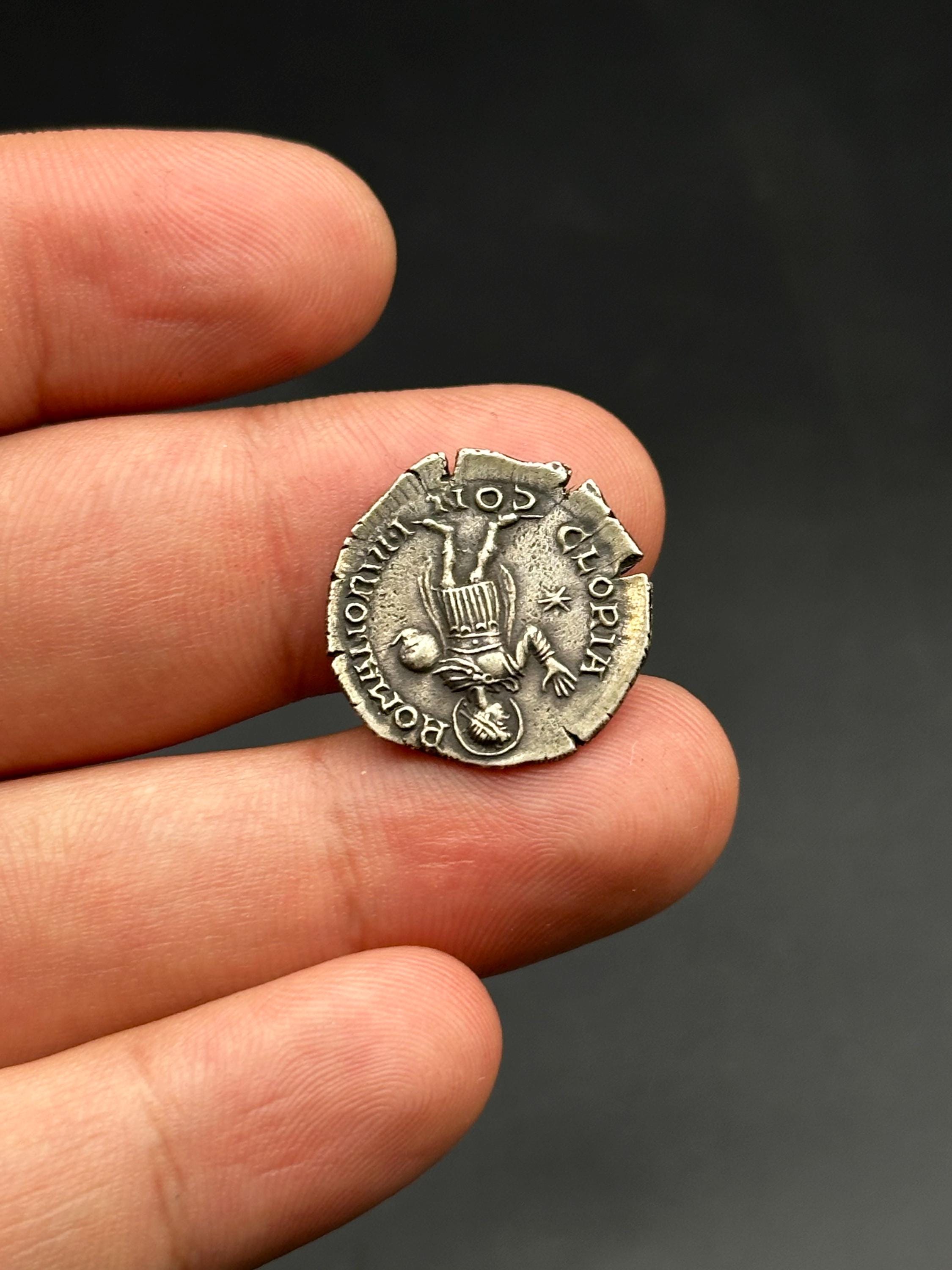 古代ギリシャ；トロアス、イリオン、AE10銅貨　Rare Collectible Ancient Genuine Silver AR MILIARENSIS THEODOSIUS Ll