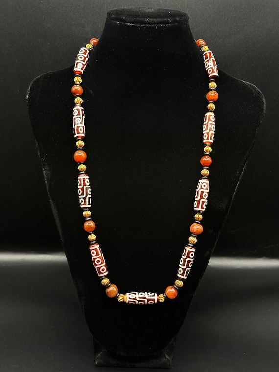 Old Himalayan Dzi Beads Necklace With Small Agate Beads Necklace