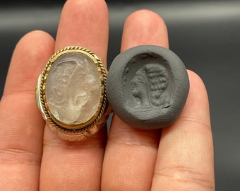 Wonderful Old Indo Valley Beautifully Carved Emperor On Rock Crystal Silver Ring With Gold Gilt /