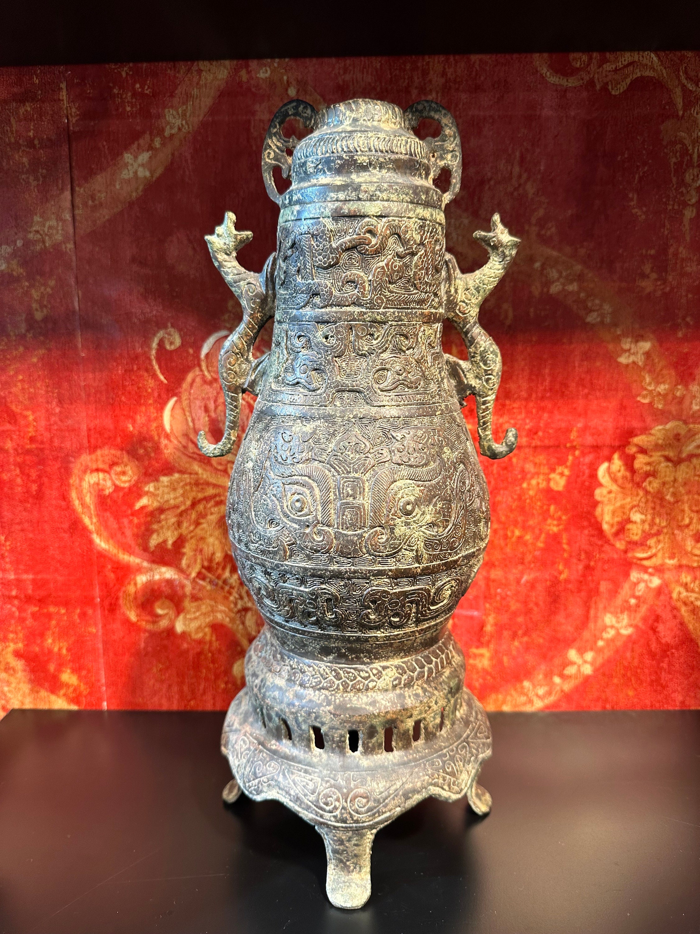 側面に2匹の龍が描かれた古代中国の青銅装飾、アート装飾、 - Etsy 日本