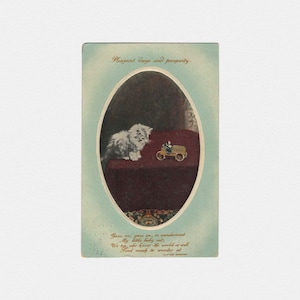 1909 poème de "bébé chat" cartes postales | Carte postale de voeux en feuille d'or en relief édouardien antique de chaton et voiture de jouet, "Much To Wonder At"