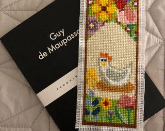 Patrón de marcapáginas de punto de cruz – Primavera floral en una granja – Descarga instantánea en PDF - ING e ITA