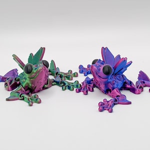 3D Printed Frog Fidget Toy: Articulated Butterfly Winged Sculpture