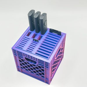 SD/Micro SD/USB Organizer Mini Crate - Mini Brands - Organizador de almacenamiento compacto para escritorio - Regalo de oficina