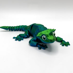 Customizable 3D Printed Crested Gecko with Moveable Joints - Quirky Decor and Fun Fidget Toy!