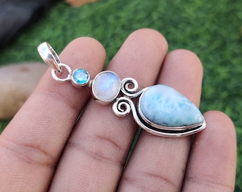 Colgante curativo energético con topacio azul y piedra lunar de Larimar• Colgante curativo con cristal • Colgante minimalista, colgante de tres piedras, encantadores artículos de regalo***