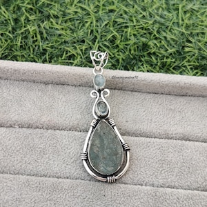 Ruwe aquamarijn kristallen hanger, aquamarijn ketting hanger, ruwe edelsteen sieraden, geboortesteen hangend, genezend kristal, cadeau voor haar