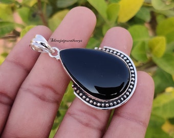 シルバー925 ブラックオニキス ファセットカット ドロップ ペンダントトップ ブラックオニキスペアペンダント：925スターリングシルバーの繊細な