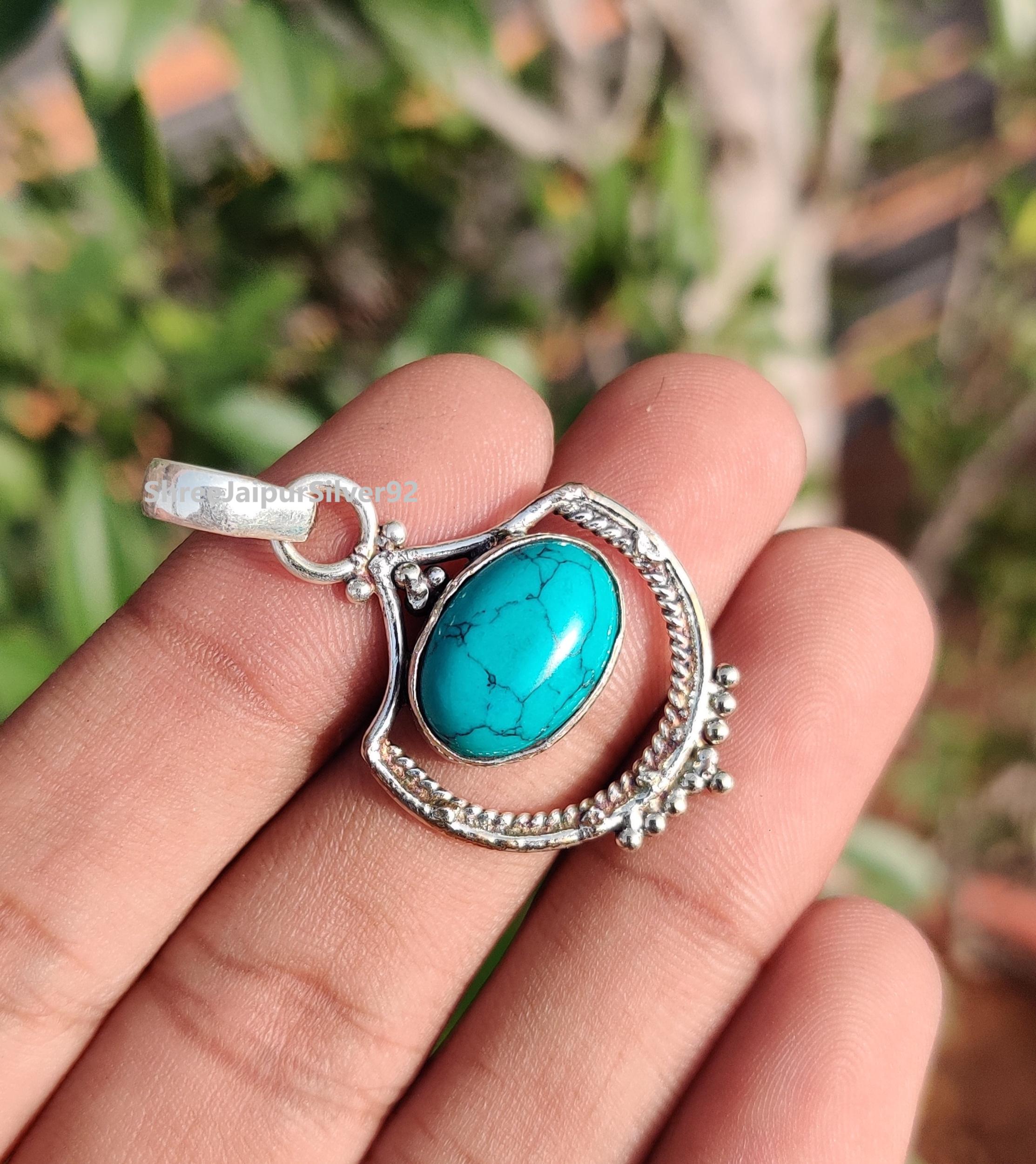 【本物】turquoise stone ネックレスチャーム　silver925 Natural Turquoise Pendant: Solid 925 Sterling Silver Necklace