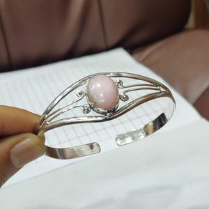 天然ピンクオパールバングル、925シルバースターリングバングル、ハンドメイドバングル、宝石バングル、オパールジュエリー、シルバーバングル、オーバル宝石バングル