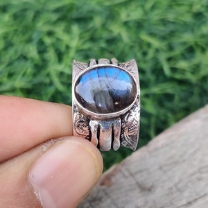 Labradorite Spinner Ring-925 Sterling Silver Ring-Meditation Ring-Worry Ring-Hammered Ring-Statement Ring-Woman Ring-Gift for her.