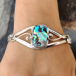 Brazalete bohemio hecho a mano de plata de ley 925 con piedra preciosa de concha de abulón auténtica