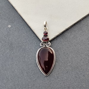 Red Garnet Pendant, 925 Silver Gemstone Pendant, Three Stone Pendent Garnet Crystal Dainty Pendant, Birthstone Pendent , Handmade Pendant,
