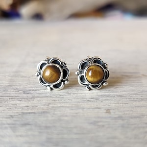 Natural tiger's eye studs, silver stud earrings, dainty studs, tiger's eye jewelry, Stud jewelry, 925 earrings, tiny earrings, women earring