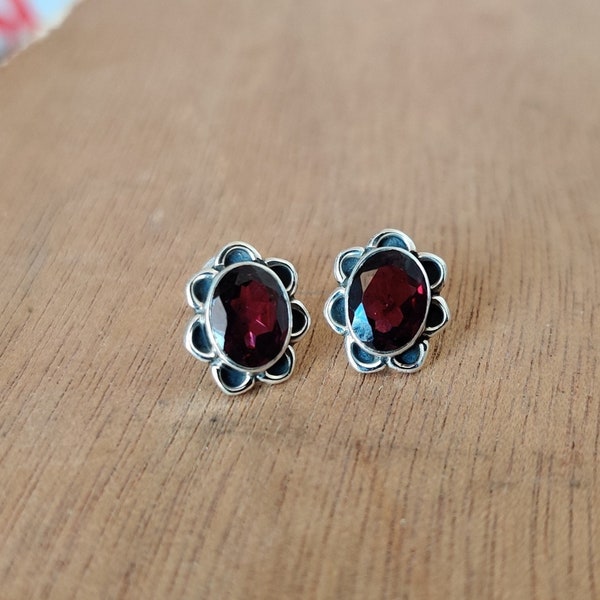 Elegant Round Green and Red Crystal Earrings