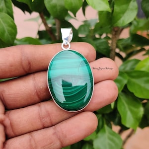 Natural Malachite Cabochon Pendant-Oval Cabochon Pendant 925SterlingSolidSilver Pendant,Gift for everyone,Charm pendant,Ready To Ship SR 205
