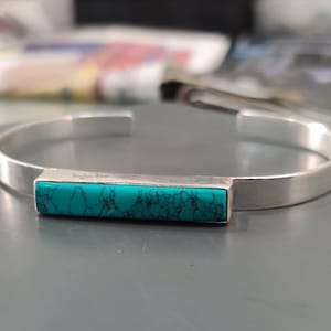 Brazalete turquesa, Brazalete de mujer, Brazalete de plata 925, Brazalete delicado, Turquesa natural, Brazalete hecho a mano, Joyería turquesa, Brazalete de piedras preciosas, **