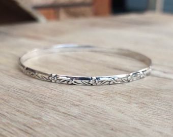 Flower Designers Bangle, 925 Sterling Silver Bangle, Stackable Bangle,Silver Hammered Bangle,Gift for Her,Beautiful Bangle, Gift For Women**