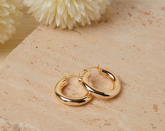 Tapered Hoop Earrings, Huggie Hoop Earrings, Gold Hoop Earrings, Minimalist Earrings, Cartilage Hoops, Everday Hoop, Gift for Her