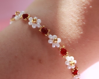 Large Flower dainty bead bracelet | 18K/24K gold plated | Custom beaded bracelet | bridesmaid floral bracelet | pearly cute | Gifts for Mum