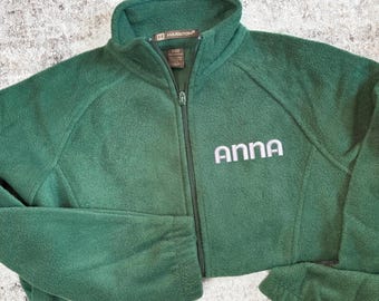 Op maat geborduurd fleecejack met volledige ritssluiting voor dames met naam, gepersonaliseerde fleece met zakken, aangepaste teksttrui met rits aan de voorkant
