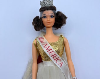 Walk Lively Miss America