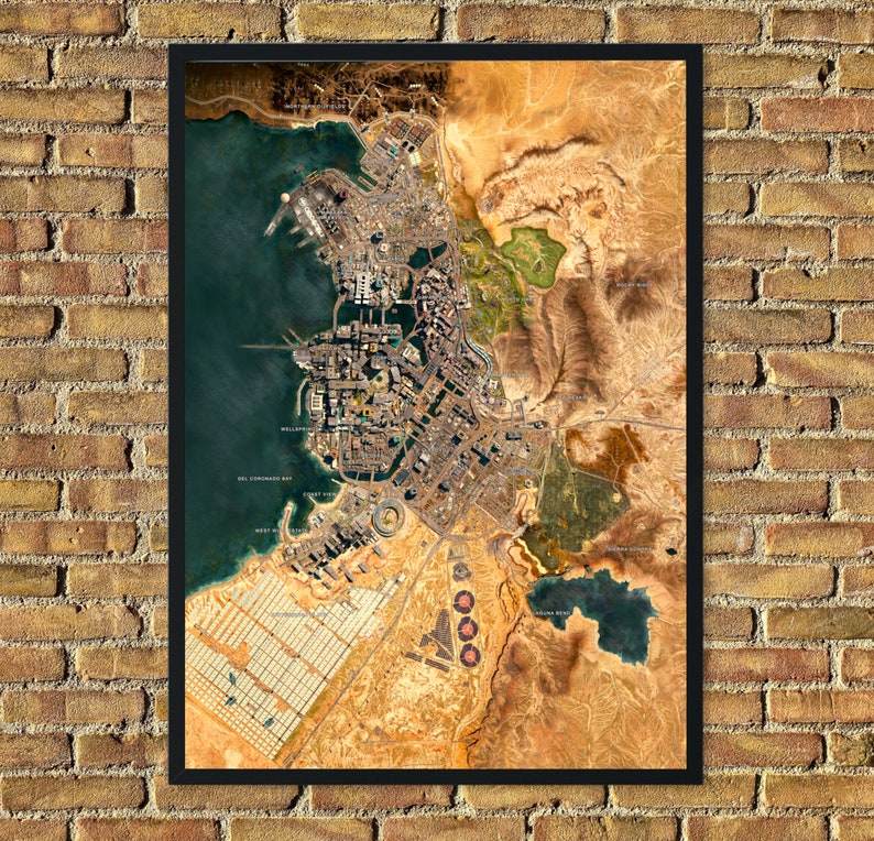 Pu&ograve; includere: Una vista aerea di una citt&agrave; con un grande specchio d'acqua sul lato sinistro dell'immagine. La citt&agrave; &egrave; circondata da un terreno desertico con un grande lago nell'angolo in alto a destra. La citt&agrave; &egrave; divisa in blocchi con strade ed edifici. L'acqua &egrave; di colore blu scuro e il deserto &egrave; di colore marrone chiaro.