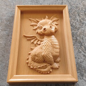 木製彫刻 蛇と花の装飾 蓮の花をつけた木彫りの蛇 | 天然ハードワックス仕上げ | 蛇の彫刻