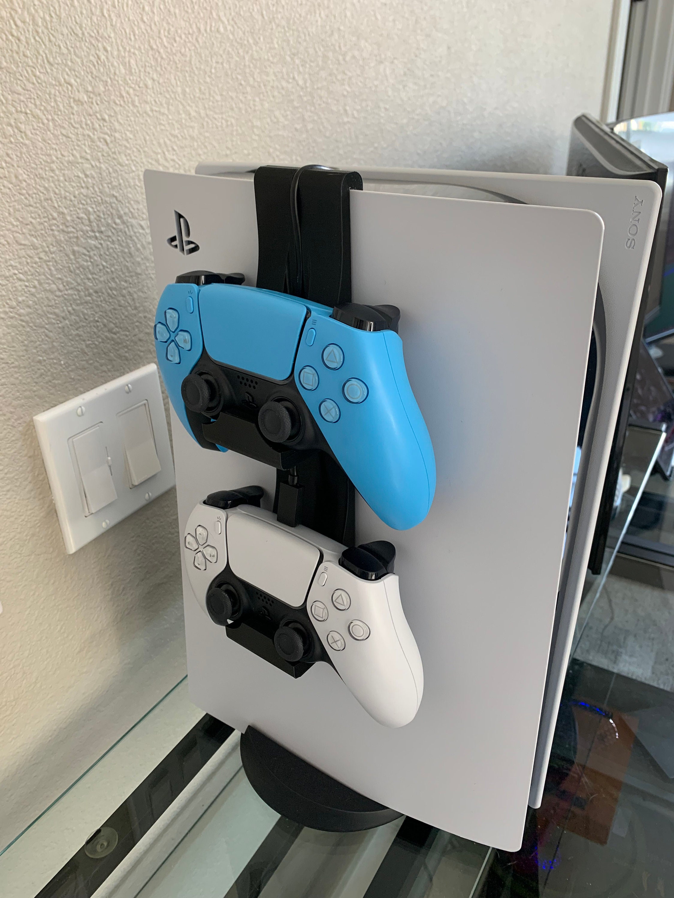 STL file PS5 Fuze controller stand 🌈・Model to download and 3D print・Cults