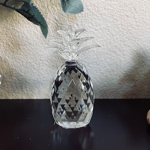 Crystal Gem-cut Pineapple Figurine with Base, Gift, Paperweight, Award, Home Decor, Blank or Engraved, Gift for Pineapple Themed Events.