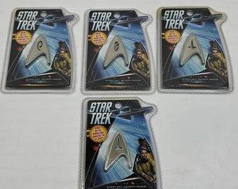 4er Set Star Trek 2009 Movie Deluxe QMX Magnetisches Metall Abzeichen 3 Diff