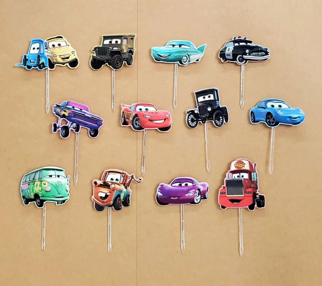 Figurine Cars Flash McQueen 7cm pour décoration de gâteau personnalisé –  Miss Popcake